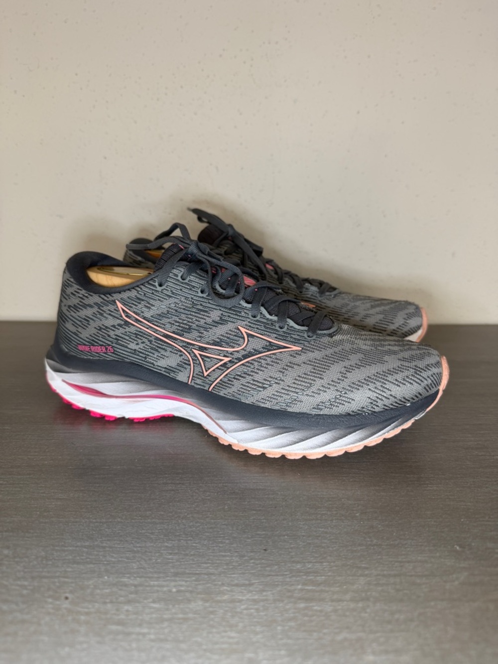 Mizuno Wave Rider 26 Project Zero Women Size 8.5 Running Shoes Multicolor Ribbon